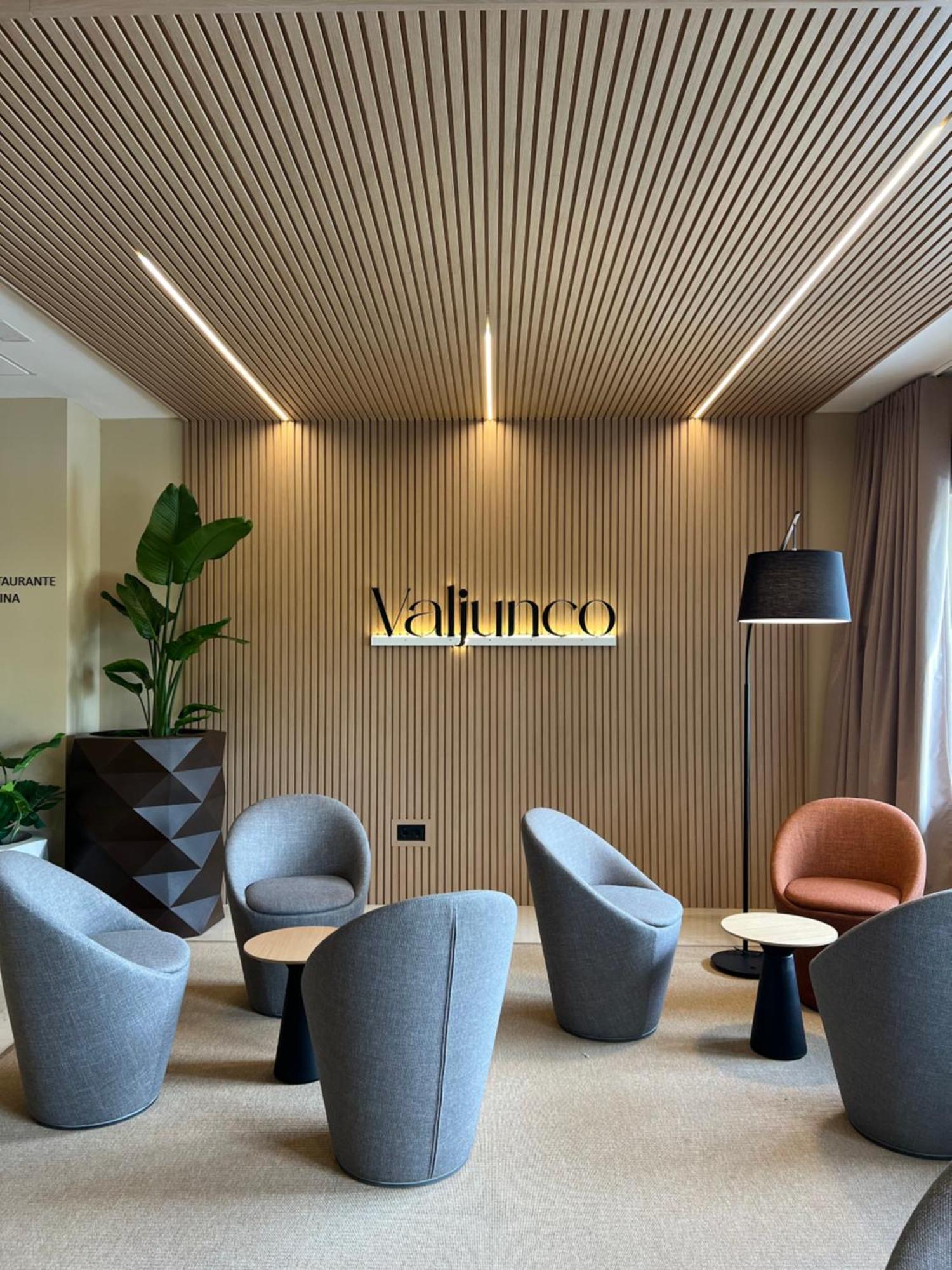 Hotel Valjunco Валенсія-де-Дон-Хуан Екстер'єр фото