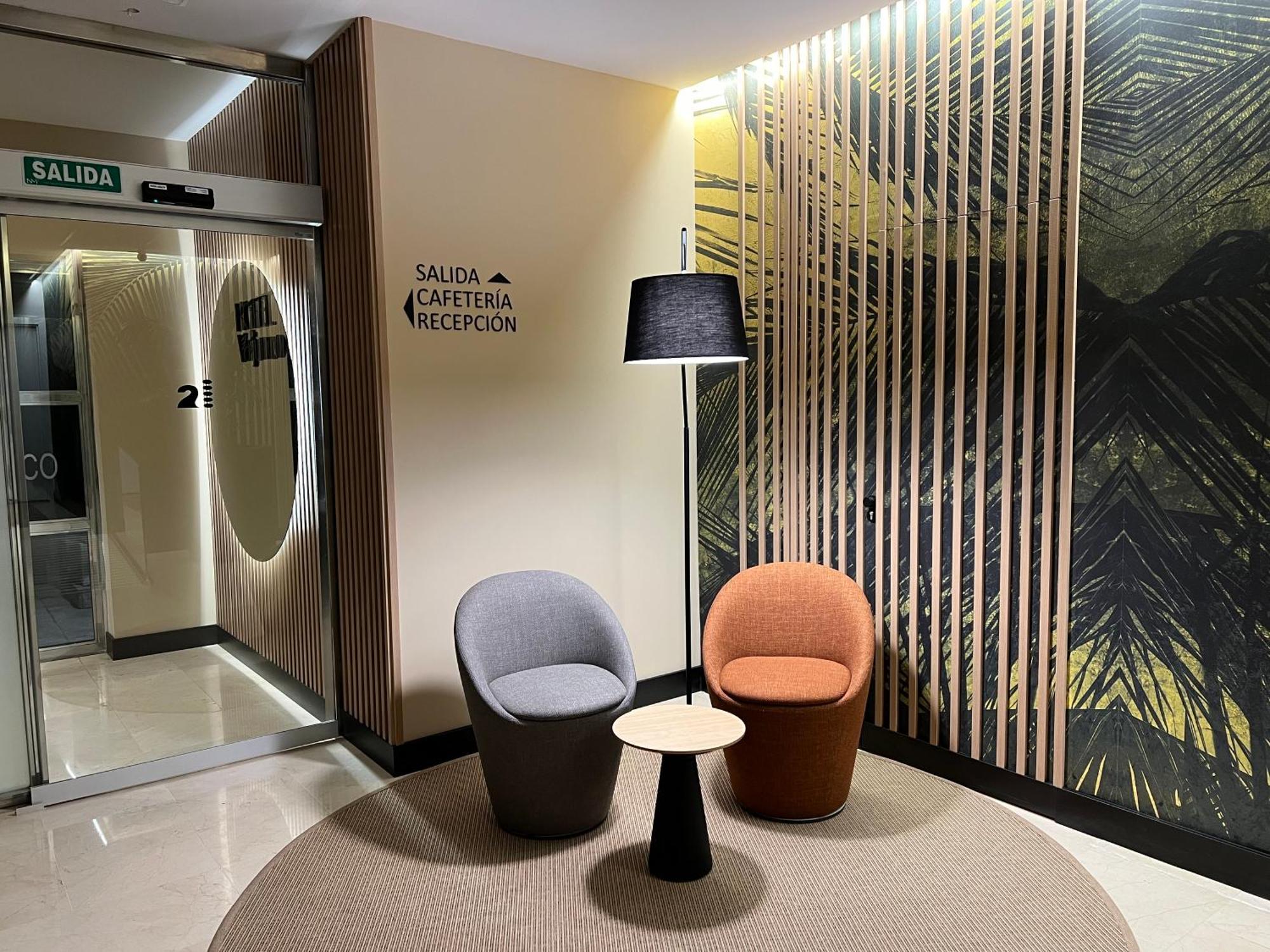 Hotel Valjunco Валенсія-де-Дон-Хуан Екстер'єр фото
